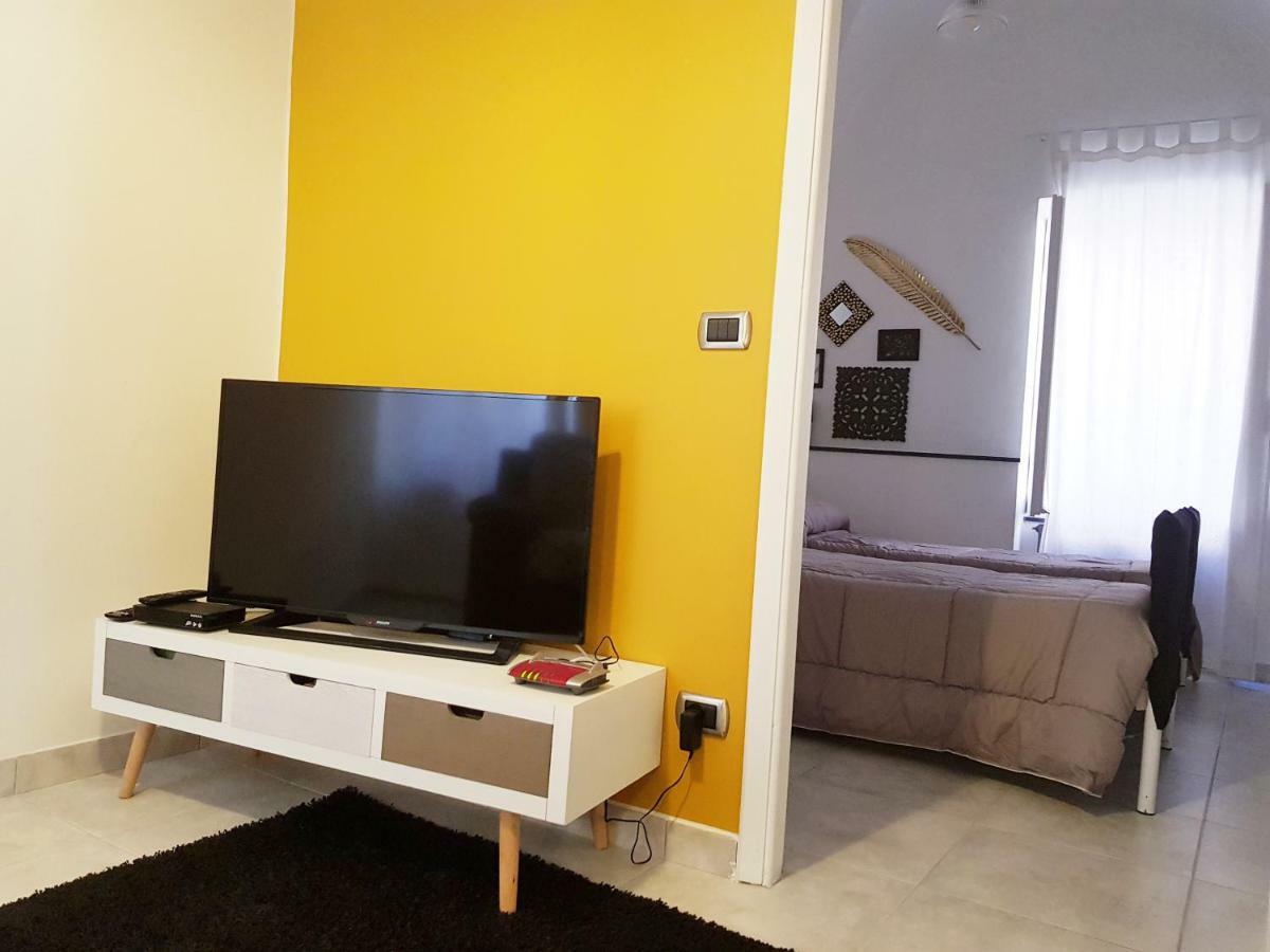 Modern Flat With Panoramic Terrace In Zuccarello公寓 外观 照片