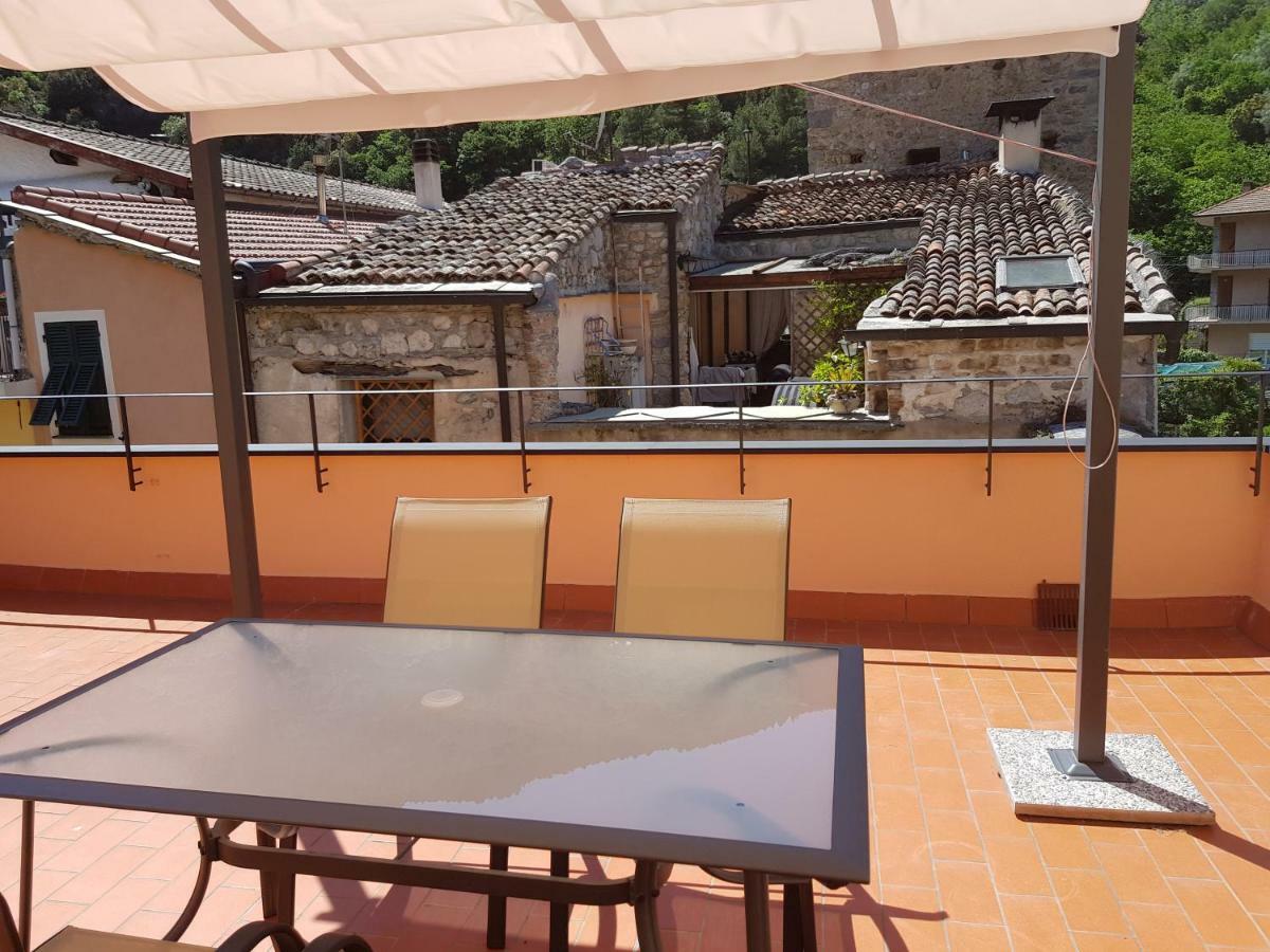 Modern Flat With Panoramic Terrace In Zuccarello公寓 外观 照片